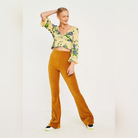 Urban Outfitters Yellow Blue Blossom Marigold Crop Top Women's Size Large L - Picture 3 of 11